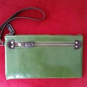 Harper zip wristlet